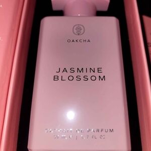 Oakcha Jasmine Blossom Eau de Parfum — Soft Pink